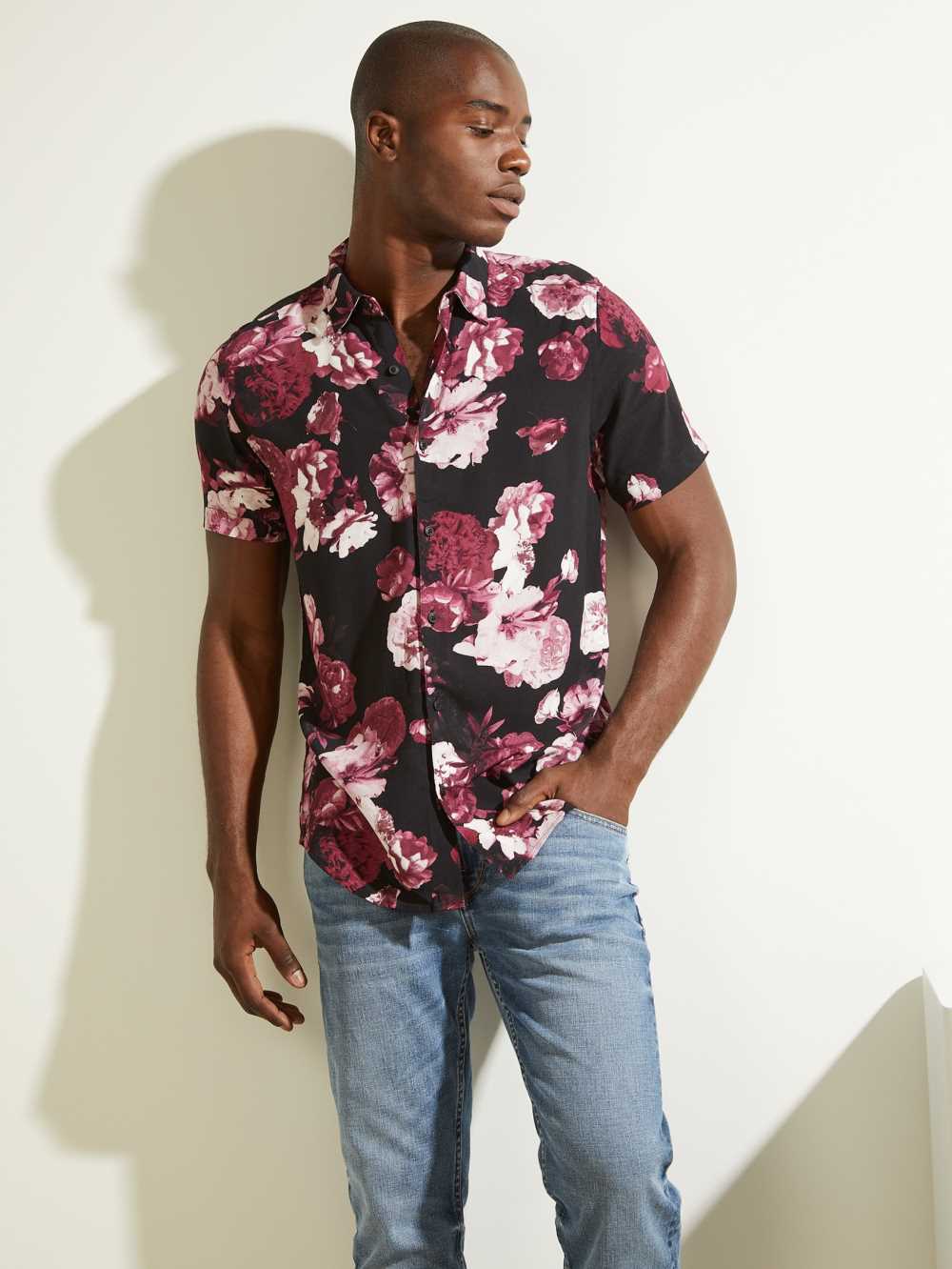 Black Men\'s Guess Eco Blackout Floral Shirts Australia Sale | 841JBEMOK