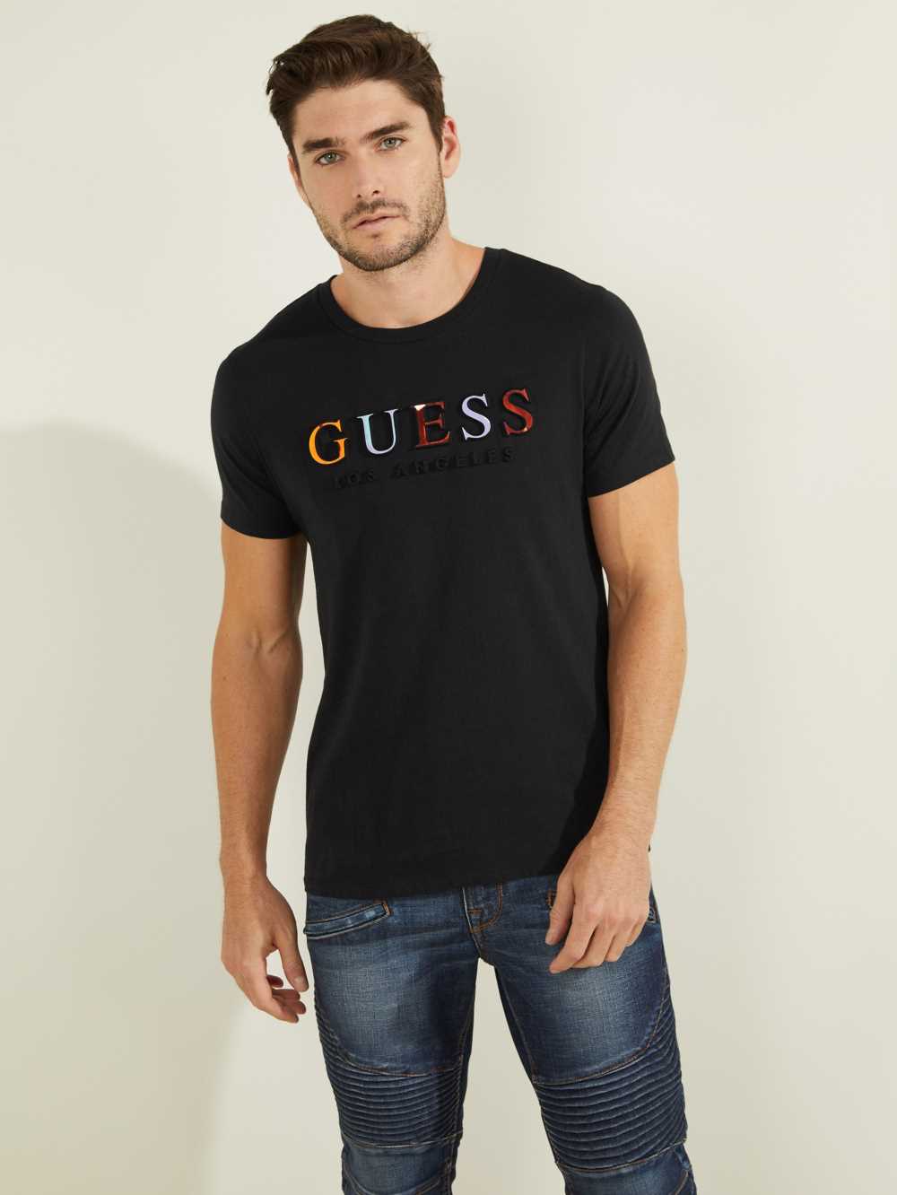 Black Men\'s Guess Embossed Logo T-shirt Australia Sale | 827DNZBCG