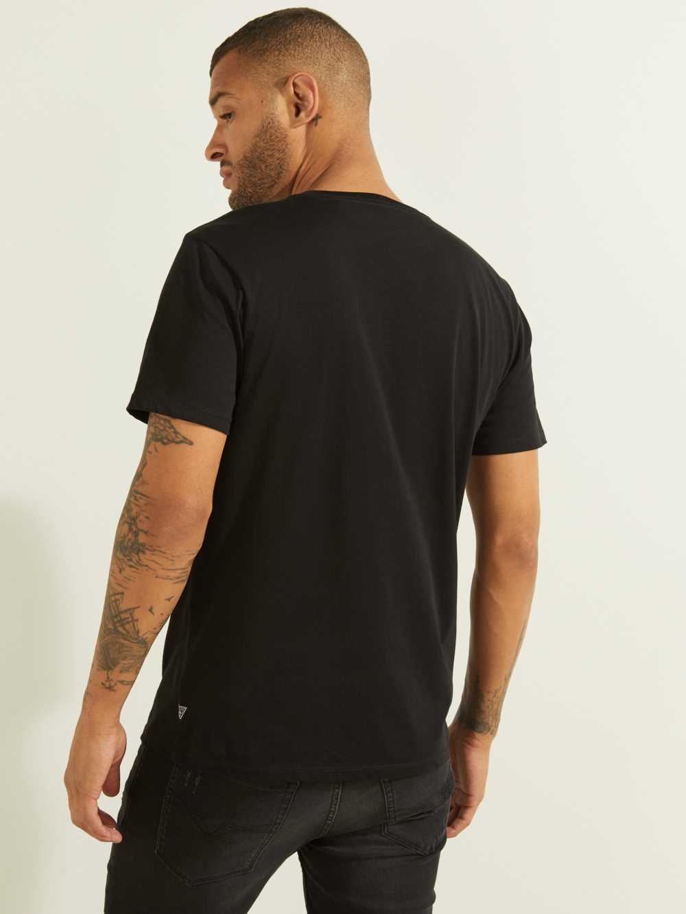 Black Men's Guess Embroidered Rainbow Logo T-shirt Australia Sale | 926XNKFYU