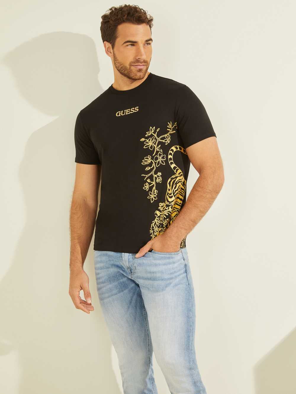 Black Men\'s Guess Gold Tiger T-shirt Australia Sale | 165IXHYPN