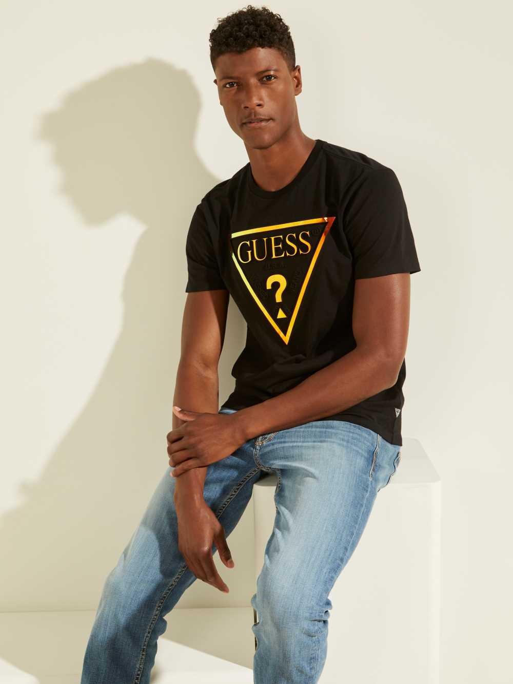 Black Men\'s Guess Hologram Logo T-shirt Australia Sale | 316GTOQKW