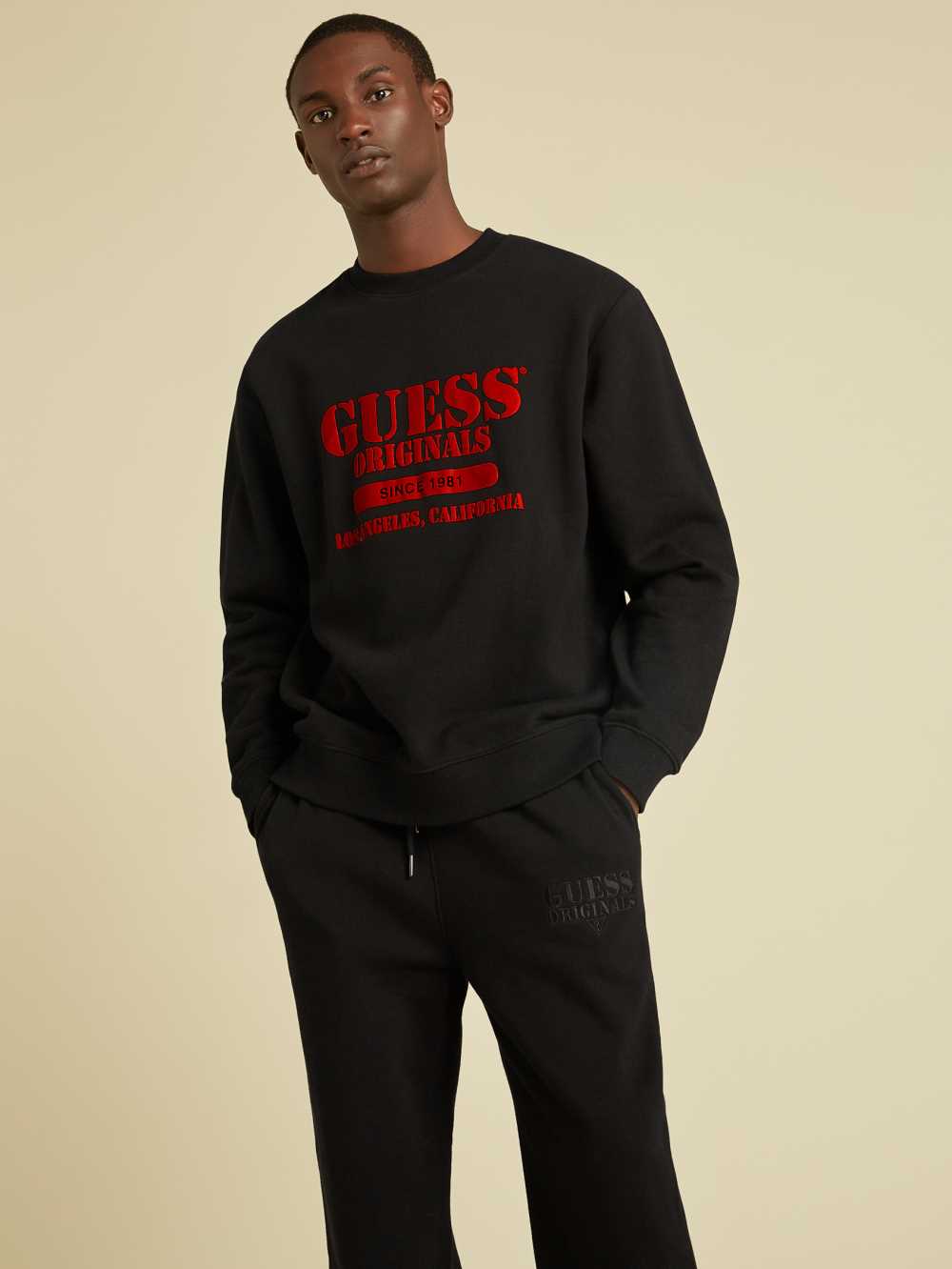 Black Men\'s Guess Originals Logo Crewneck Sweatshirt Australia Sale | 965YPLDWF