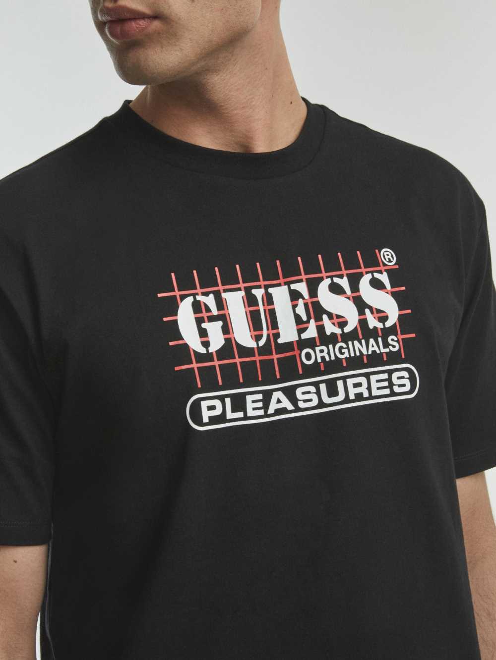 Black Men's Guess Originals x PLEASURES Logo T-shirt Australia Sale | 517SIBNHO