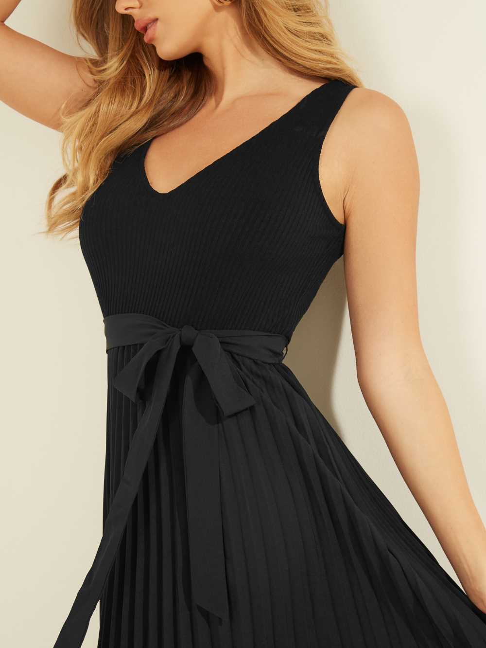 Black Women's Guess Erynn Pleated Dresses Australia Sale | 832DYFLQN