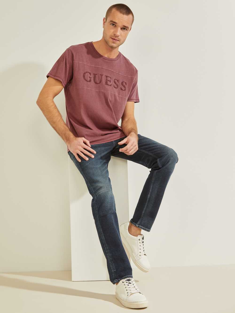 Burgundy Rose Men's Guess Chenille Logo T-shirt Australia Sale | 751JCZPYW