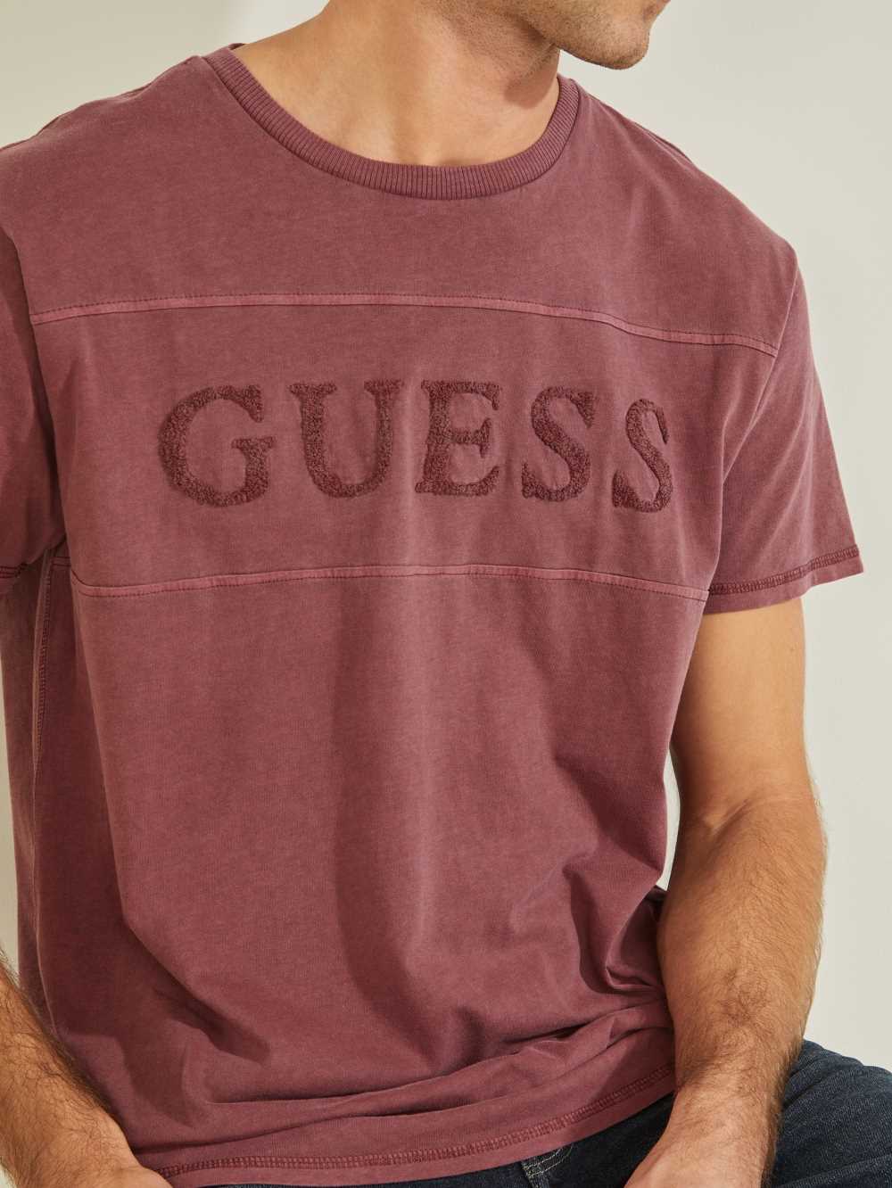 Burgundy Rose Men's Guess Chenille Logo T-shirt Australia Sale | 751JCZPYW