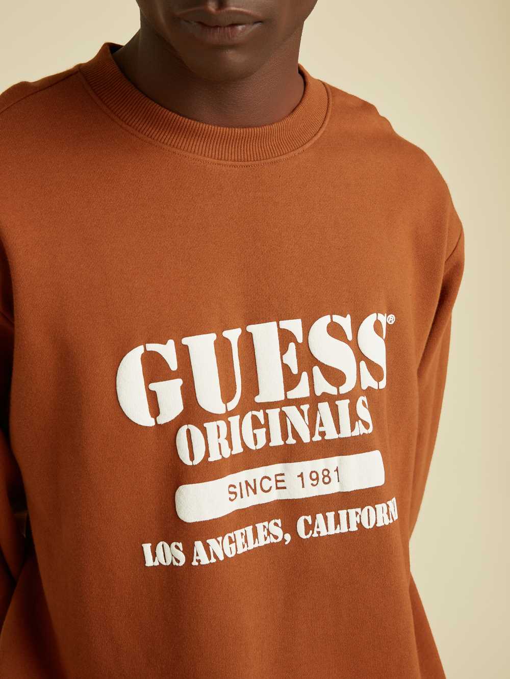 Red Men's Guess Originals Logo Crewneck Sweatshirt Australia Sale | 476CGBHAS