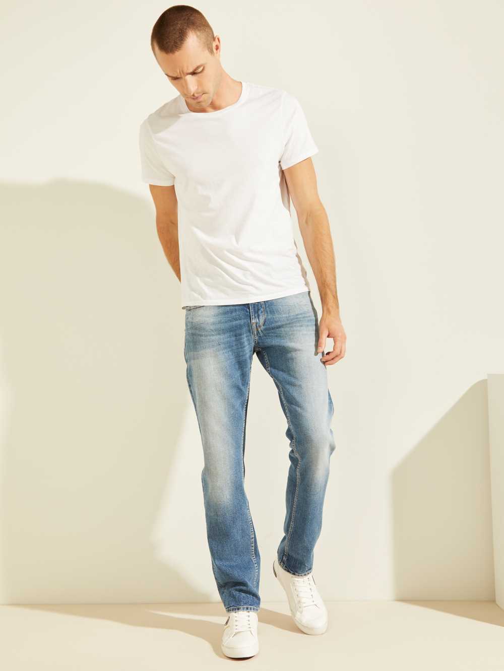 Wash Men's Guess Regular Straight Faded Jeans Australia Sale | 105LHNPVQ