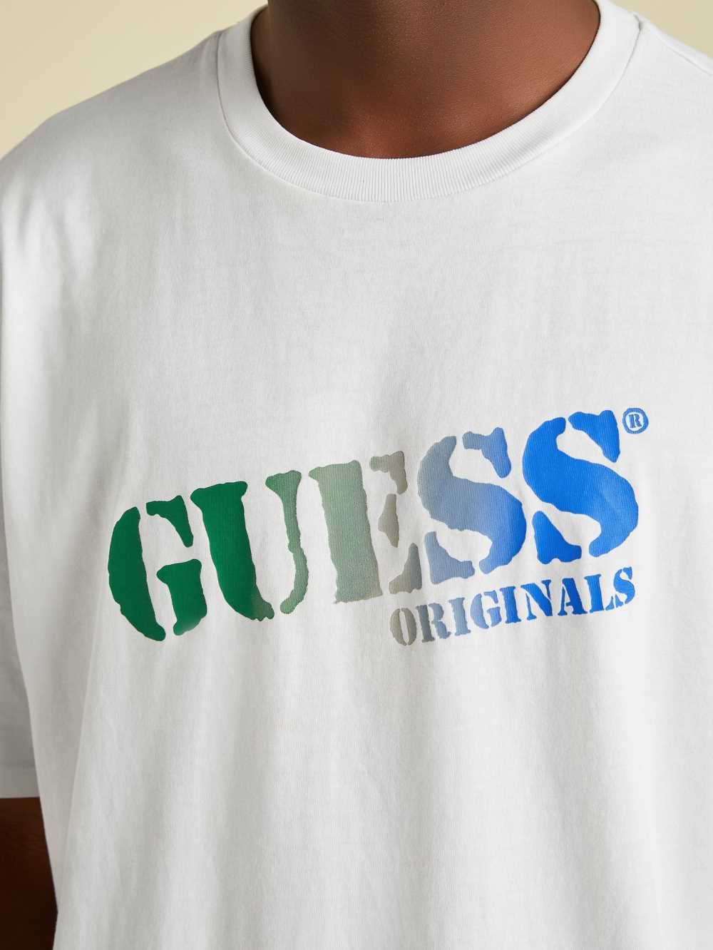 White Men's Guess Originals Ombre Logo T-shirt Australia Sale | 541PVUSHD