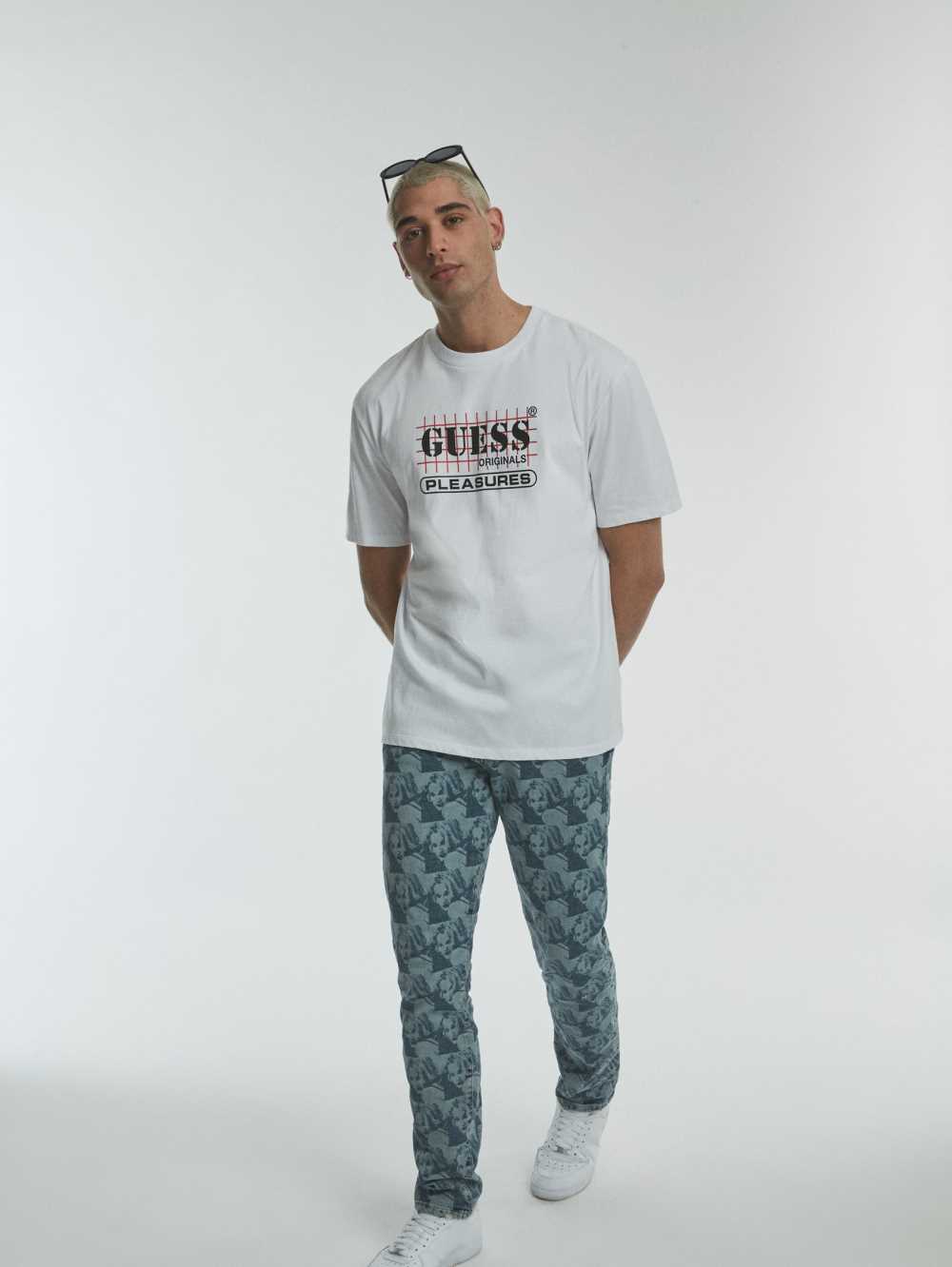 White Men's Guess Originals x PLEASURES Logo T-shirt Australia Sale | 207LHSIJW