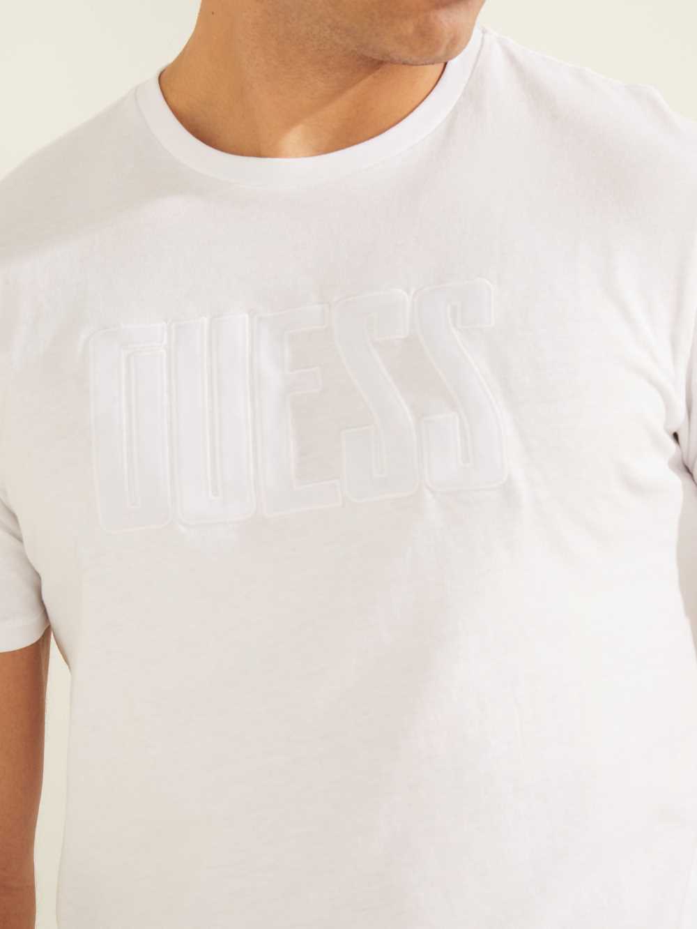 White Men's Guess Velvet Applique T-shirt Australia Sale | 914AQCIUS