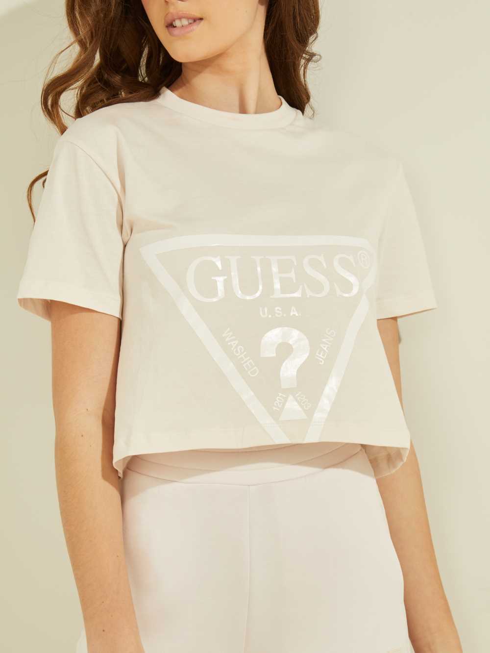 White Women's Guess Cropped Logo T-shirt Australia Sale | 548SLHKFV